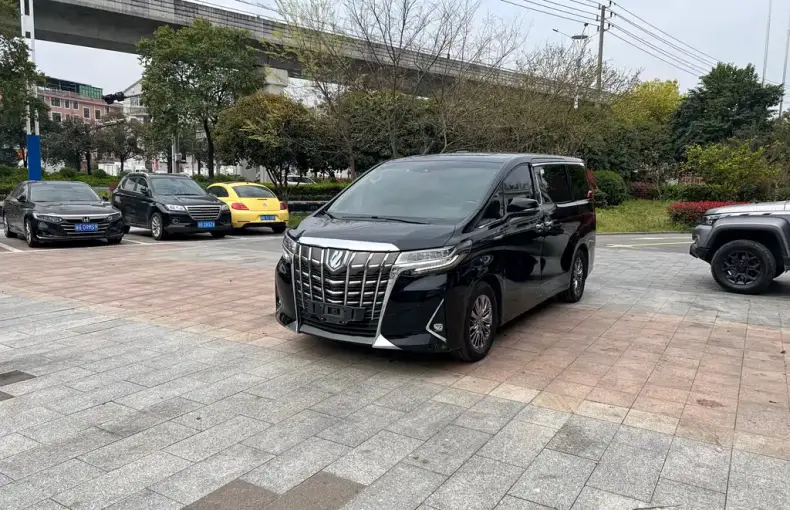 Toyota Alphard 2020 из Китая
