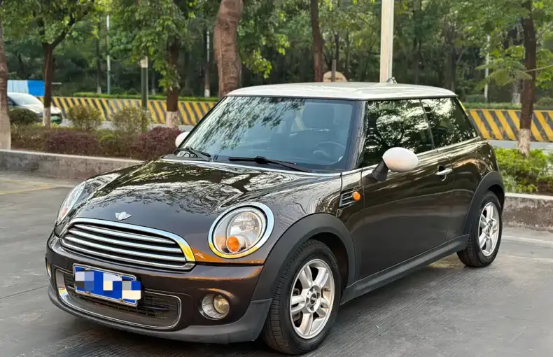 MINI Mini 2012 из Китая
