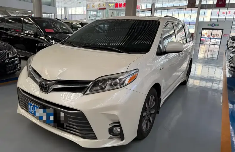 Toyota Sienna 2020 из Китая