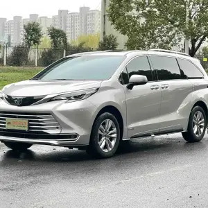 Toyota Sienna 2022 из Китая