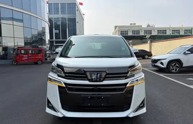 Toyota Vellfire 2023 из Китая