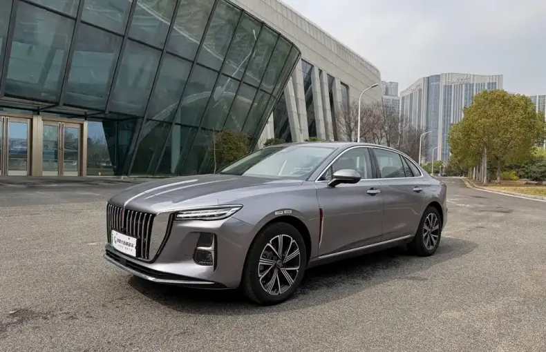 Hongqi Hongqi H5 PHEV 2025 из Китая