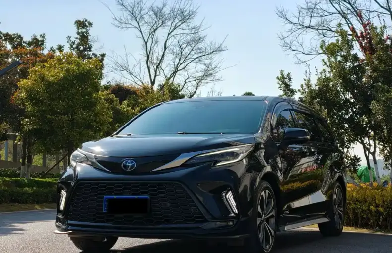Toyota Granvia 2023 из Китая