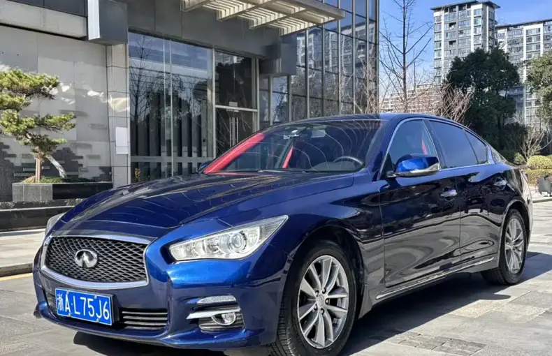 Infiniti Q50L 2018 из Китая