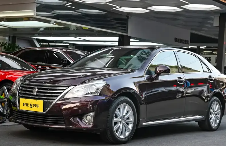 Toyota Crown 2015 из Китая
