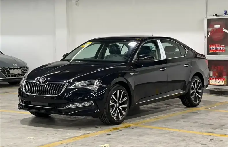 Skoda Superb 2025 из Китая
