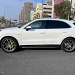 Porsche Cayenne Hybrid 2022 386 л.с. из Китая
