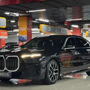 BMW 7 Series 2023 из Китая