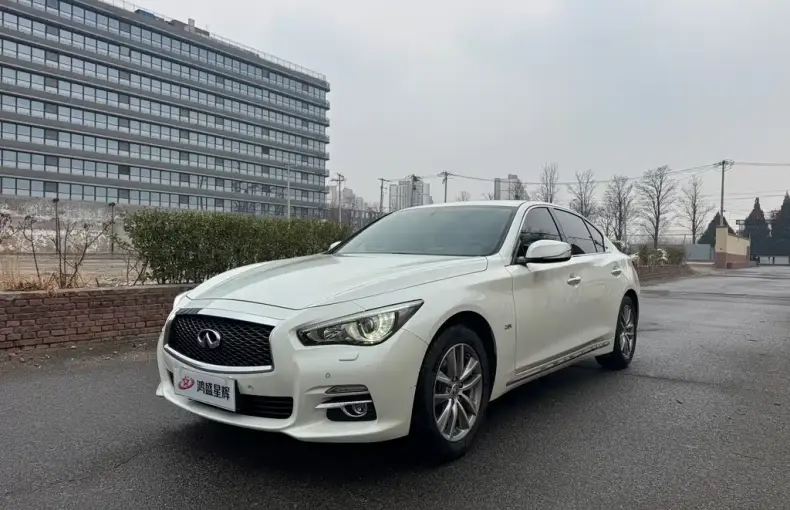 Infiniti Q50L 2015 из Китая