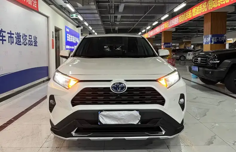 Toyota RAV4 2021 из Китая
