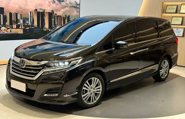 Honda Elysion 2017 из Китая