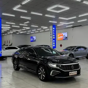Volkswagen Passat 2023 220 л.с. из Китая