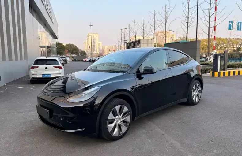 Tesla Model Y 2022 из Китая
