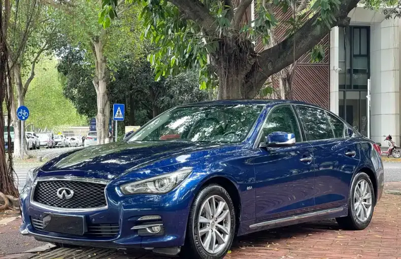 Infiniti Q50L 2016 из Китая