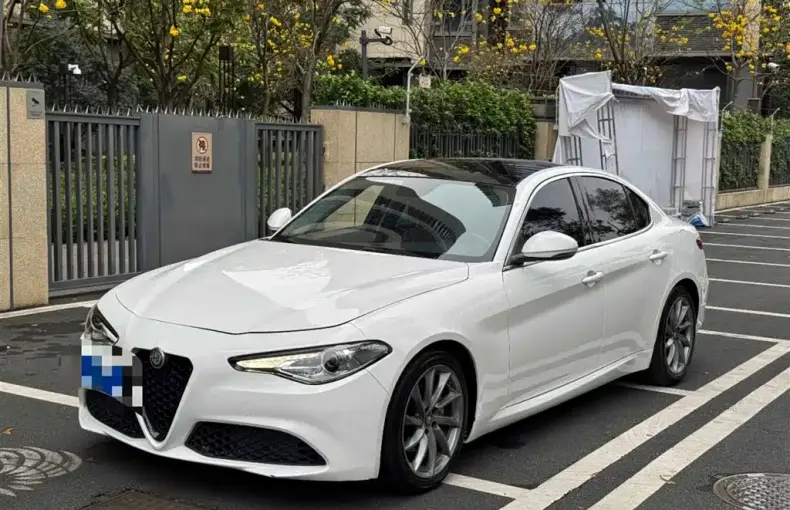 Alfa Romeo Giulia 2017 из Китая