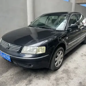 Volkswagen Passat 2005 из Китая