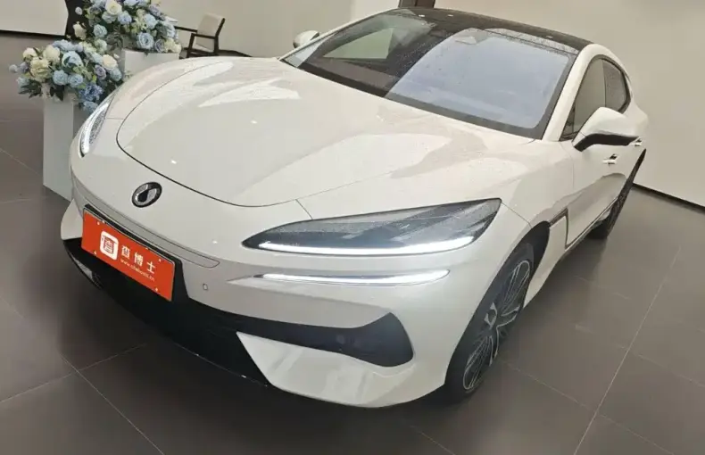 Denza Denza Z9GT 2024 из Китая