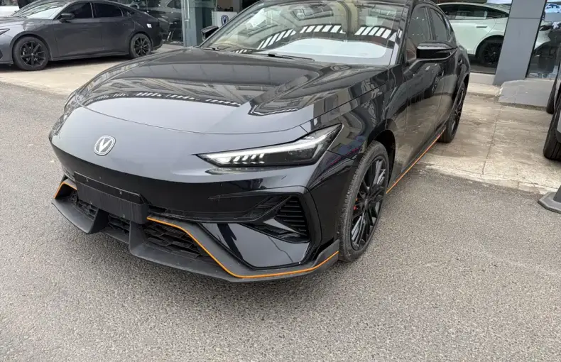 Changan UNI-V из Китая