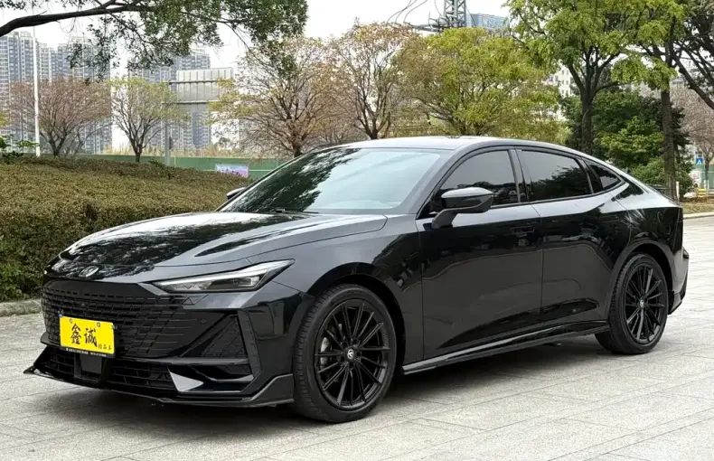 Changan UNI-V 2023 из Китая