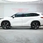 Toyota Crown Kluger 2023 из Китая