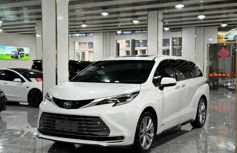 Toyota Sienna 2024 из Китая