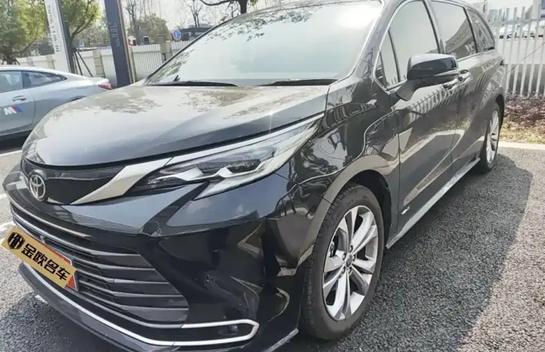 Toyota Sienna 2025 из Китая