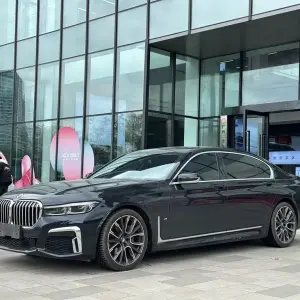BMW 7 Series 2022 340 л.с. 340 л.с. 340 л.с. из Китая