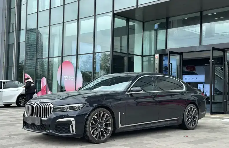 BMW 7 Series 2022 из Китая