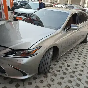 Lexus ES 2020 178 л.с. — лот 57815462 из Китая