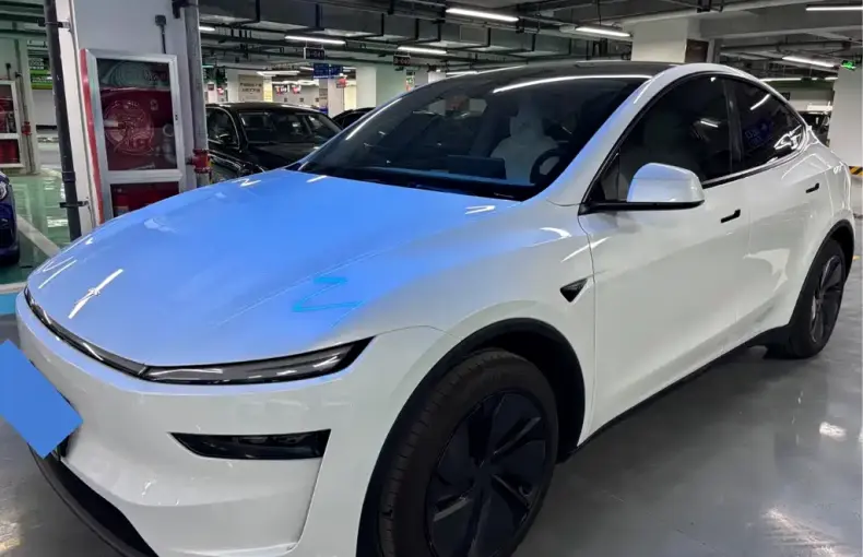 Tesla Model Y 2025 из Китая