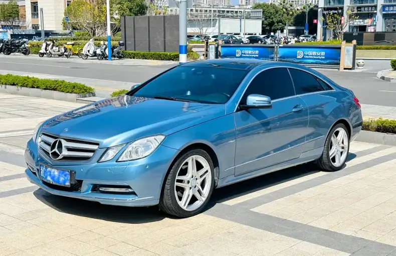 Mercedes-Benz E-Class (Import) 2011 из Китая