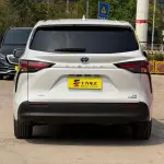 Toyota Sienna 2022 из Китая