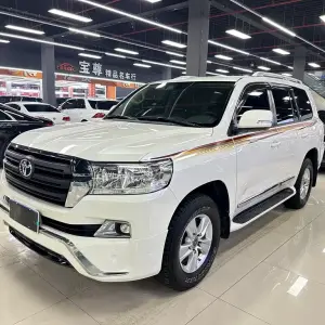Toyota Land Cruiser 2018 из Китая