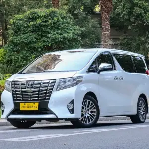Toyota Alphard 2018 из Китая