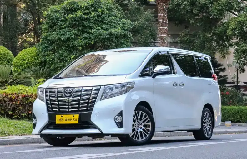Toyota Alphard 2018 из Китая