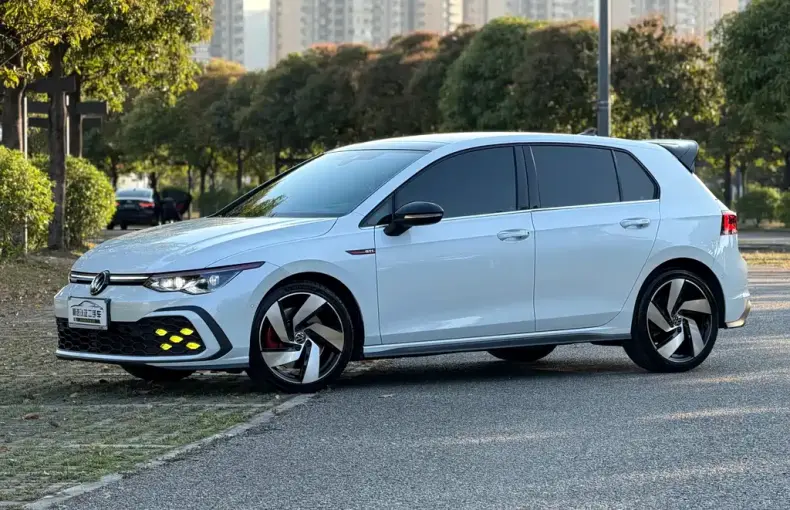 Volkswagen Golf GTI 2023 из Китая