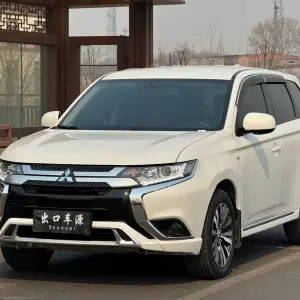 Mitsubishi Outlander 2022 из Китая