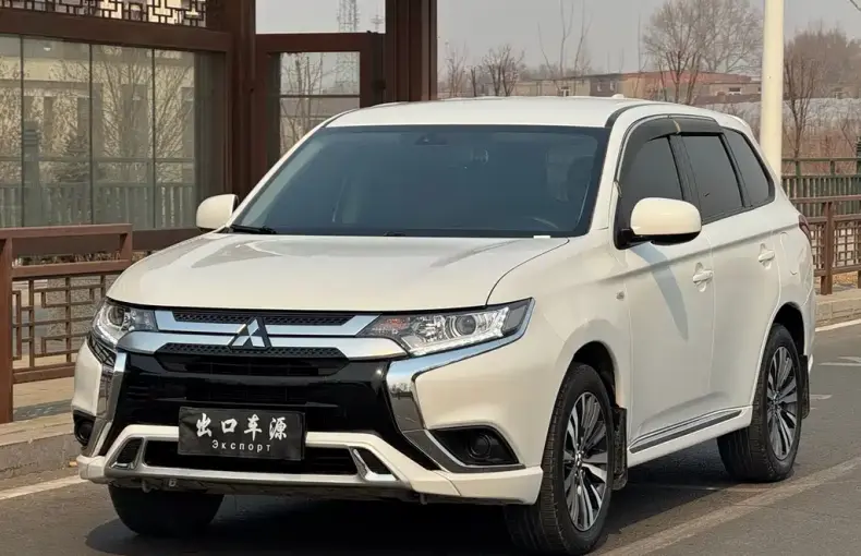Mitsubishi Outlander 2022 из Китая