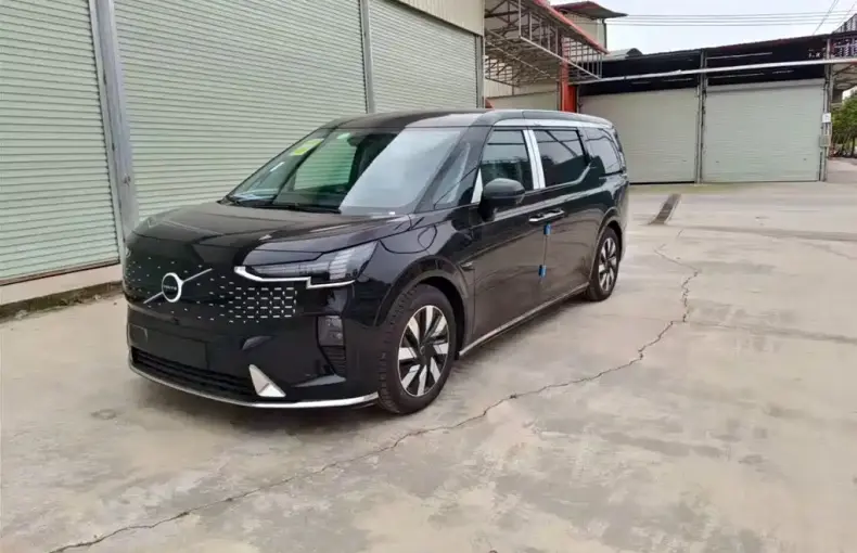 Volvo EM90 2026 из Китая