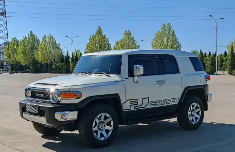 Toyota FJ Cruiser 2018 из Китая