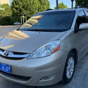 Toyota Sienna 2009 из Китая
