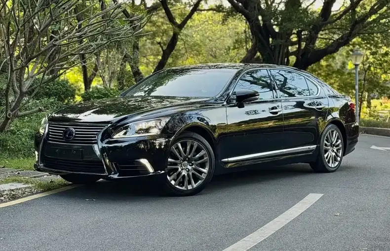 Lexus LS 2013 из Китая
