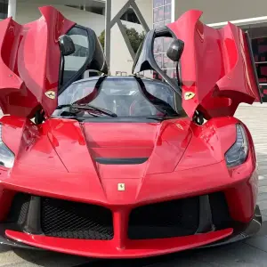 Ferrari LaFerrari 2016 из Китая