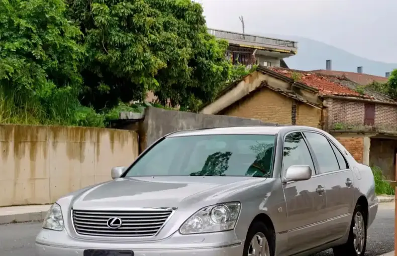 Lexus LS 2004 из Китая