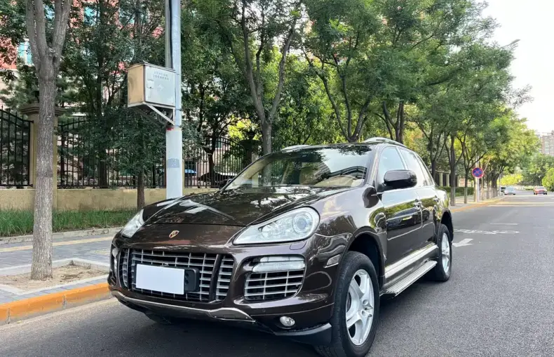 Porsche Cayenne 2011 из Китая