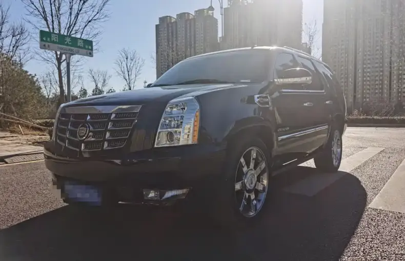 Cadillac Escalade 2011 из Китая