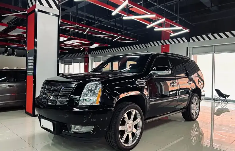 Cadillac Escalade 2008 из Китая