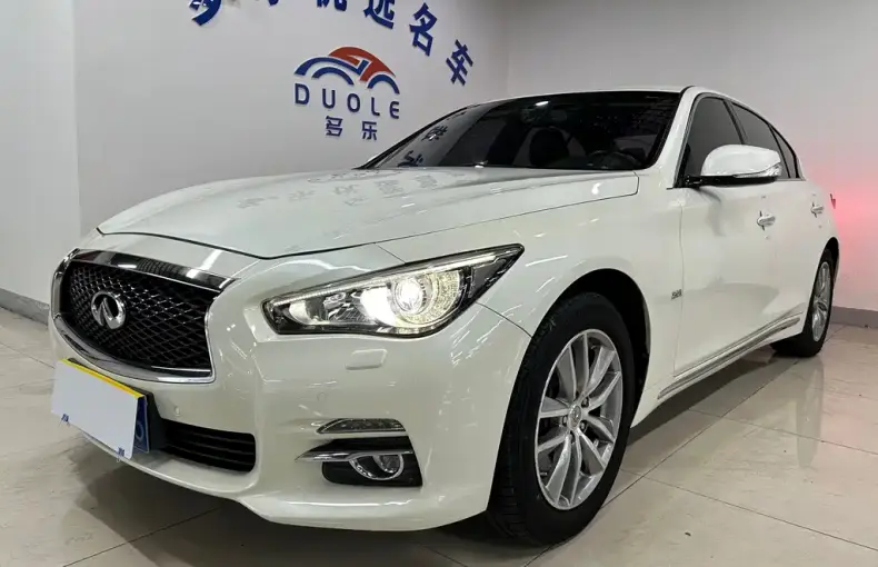 Infiniti Q50L 2016 из Китая