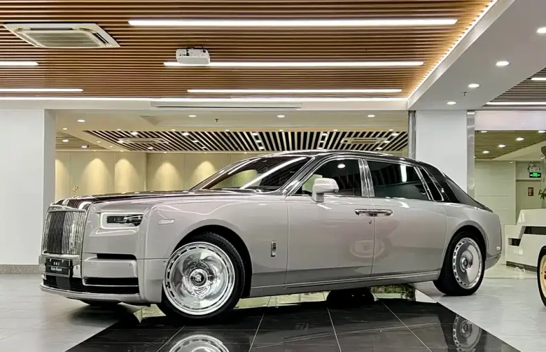 Rolls-Royce Phantom 2018 из Китая