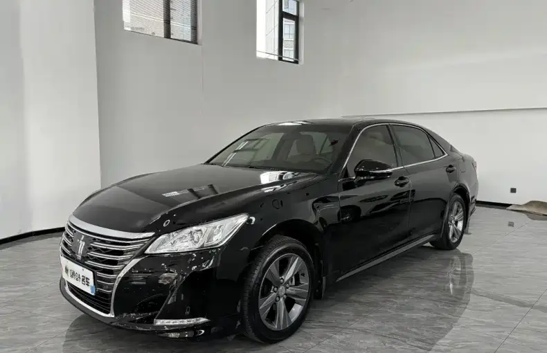 Toyota Crown 2017 из Китая